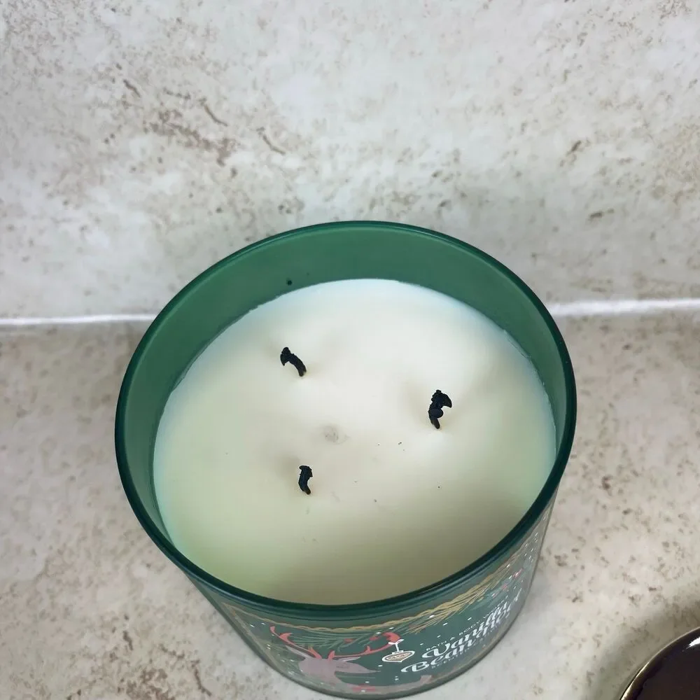Bath & Body Works | Vanilla Bean Noel 3-Wick Candle - Picture 5 of 5